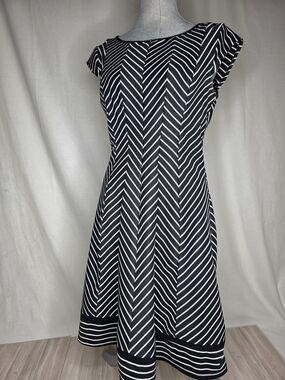 Bethany Black & White Striped Cap-Sleeve Fit-and-Flare Dress. Sz Medium